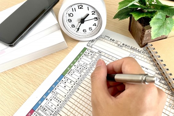 オンラインカジノの勝利金に税金はかかる？基礎知識や計算方法を伝授